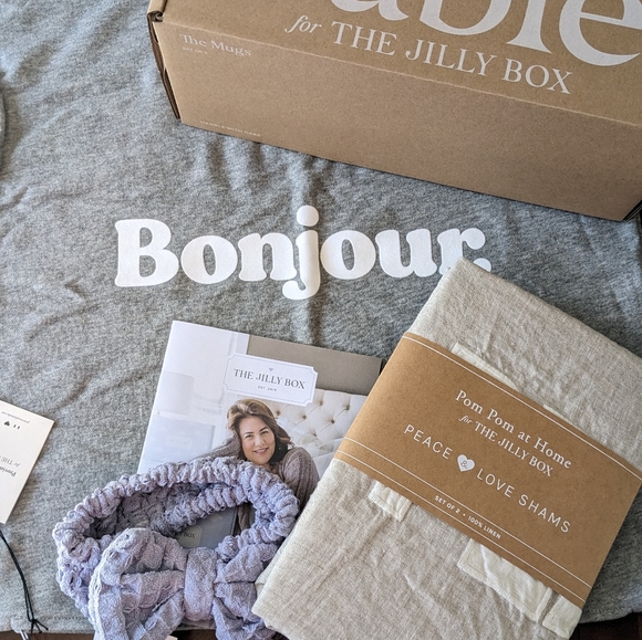 Multiple Jilly Box Items - Picture 2 of 12